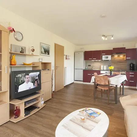 Reetdach_ferienhaus Mit Terrasse Kır Evi Groß Zicker